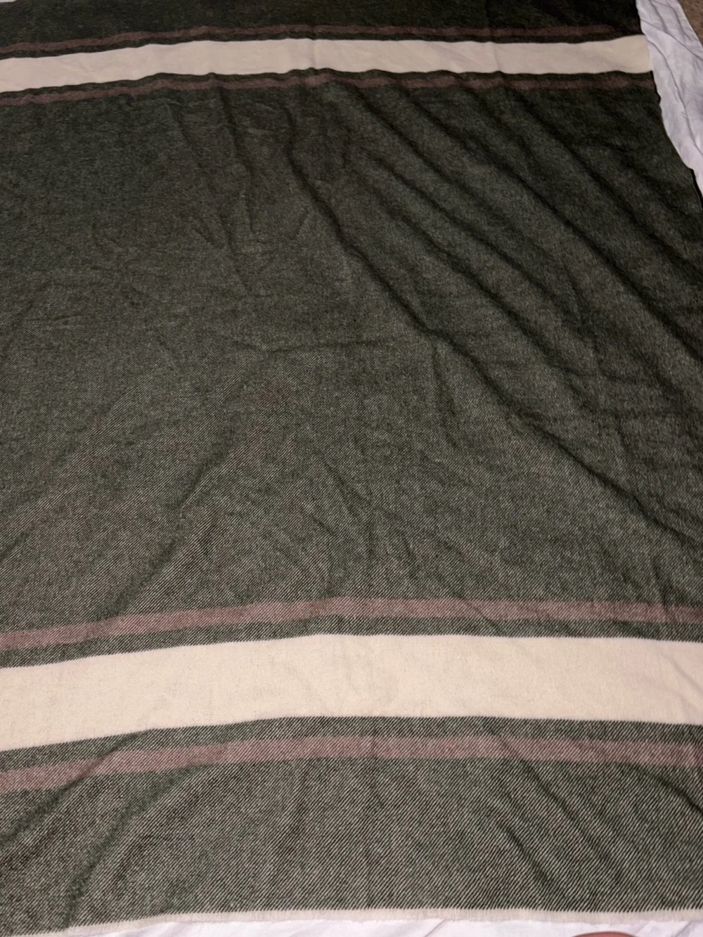 Like new Origaudio Elliston Wool blend blanket